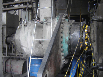 水泥厂辊压机减速机检修