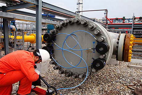 大型法兰螺栓预紧